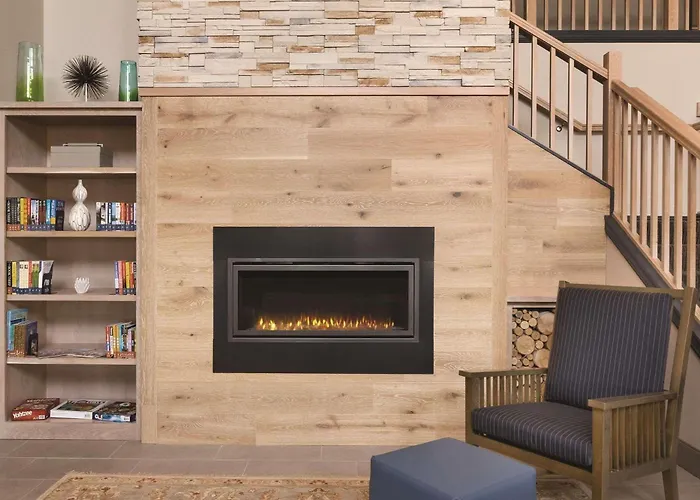 Country Inn & Suites By Radisson, Detroit Lakes, Mn