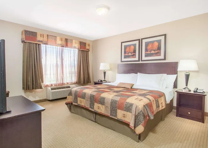 Ramada By Wyndham Pincher Creek
