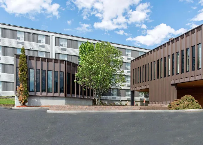 Quality Hotel & Suites Gander