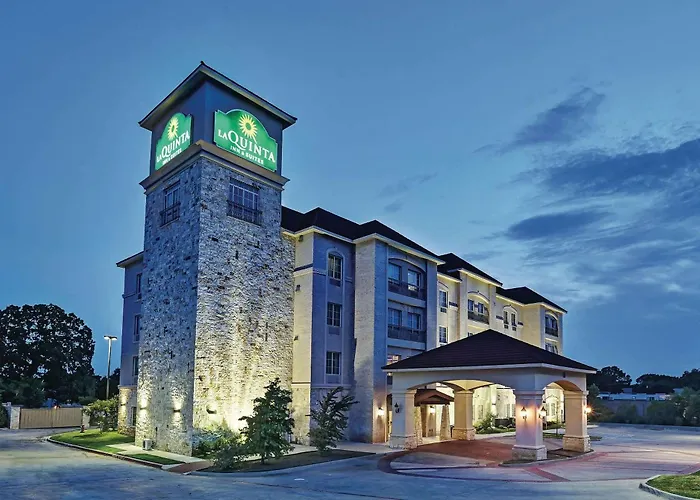 La Quinta By Wyndham Dfw Airport West - Euless Hotel