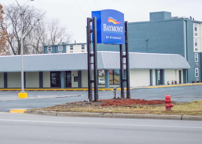 Baymont By Wyndham Ferndale/Royal Oak Hotel