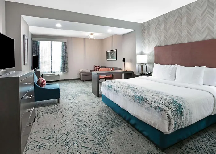 La Quinta Inn & Suites Dfw West-Glade-Parks Euless