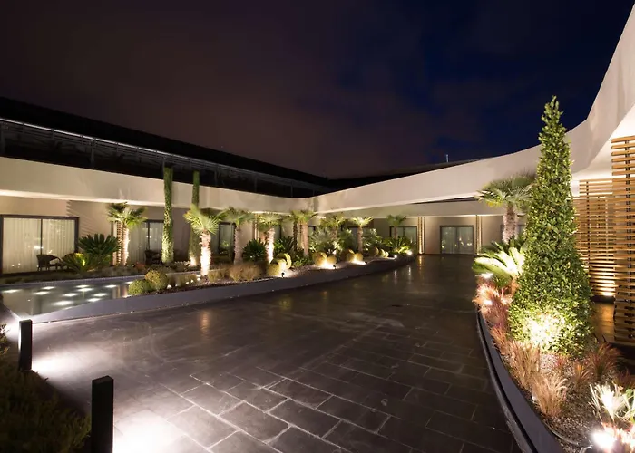 Doubletree By Hilton Izmir Airport Hotel