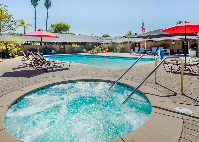 Carlton Oaks Lodge, An Ascend Collection Hotel Santee