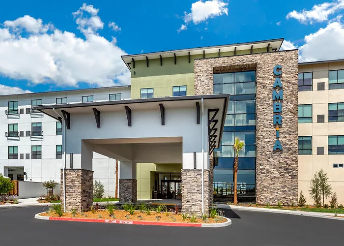 Hotel Centro Sonoma Wine Country, Tapestry Collection Hilton Rohnert Park
