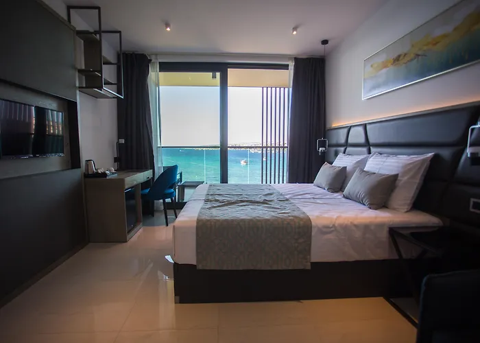 Liberty Plaza Hotel Novalja