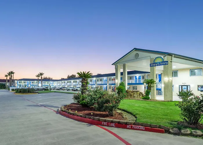 Days Inn By Wyndham Baytown Tx