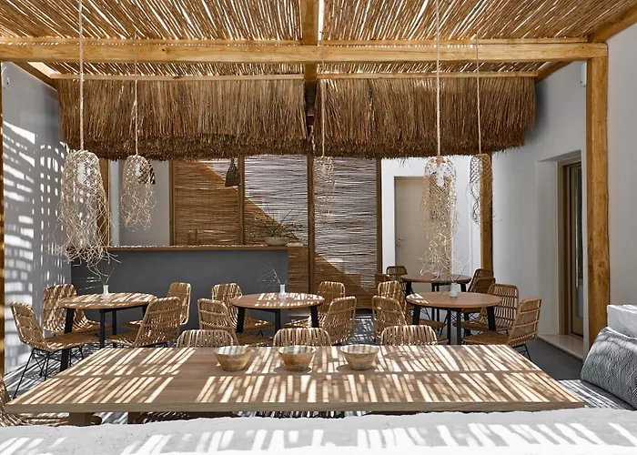 Arco Solium Suites Adamantas