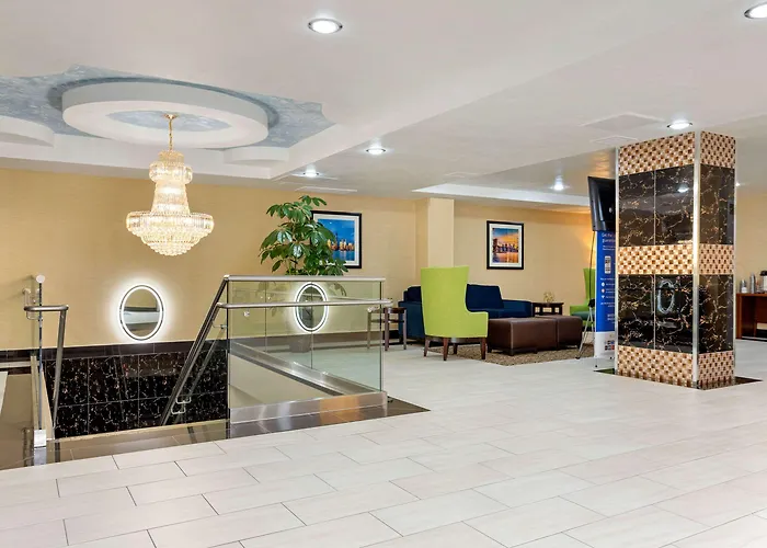 Comfort Inn & Suites Near Jfk Air Train New York
