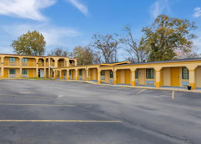 Super 8 By Wyndham Palestine Tx Hotel
