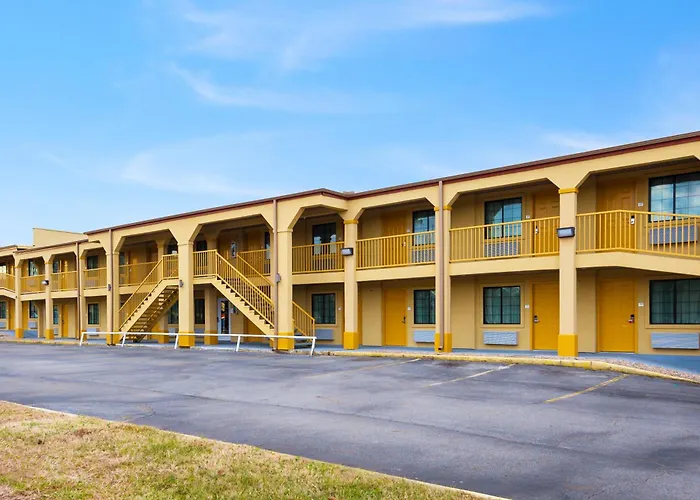 Super 8 By Wyndham Palestine Tx Hotel