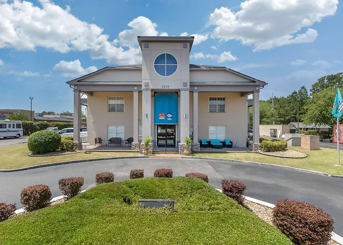 Suburban Studios At The University Conway