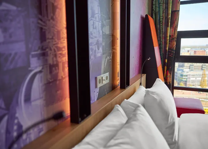 HotelsInntel s Amsterdam Landmark