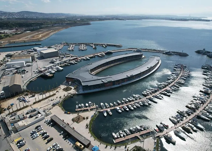 Hotel Crowne Plaza Istanbul Tuzla Viaport Marina By Ihg
