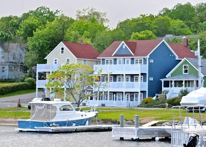 The Water'S Edge Inn & Gallery Baddeck