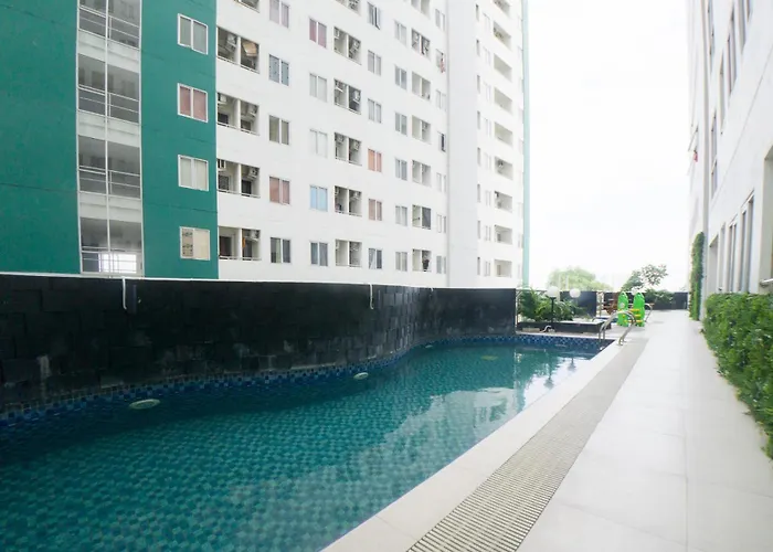 Reddoorz Apartment Near Bundaran Satelit Surabaya