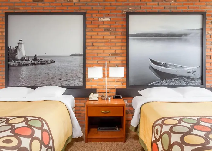 Super 8 By Wyndham Sudbury On Hotel