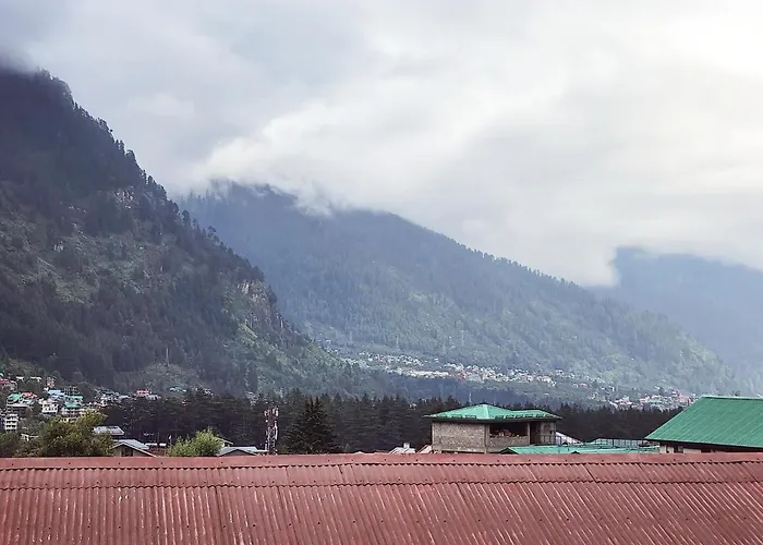 Hotel Solitaire - With Best View Of Mountains Manali 