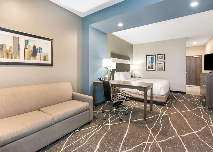 La Quinta Inn And Suites By Wyndham Houston Spring South