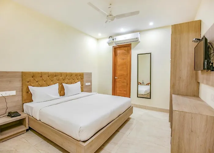 Fabhotel Melano Zirakpur