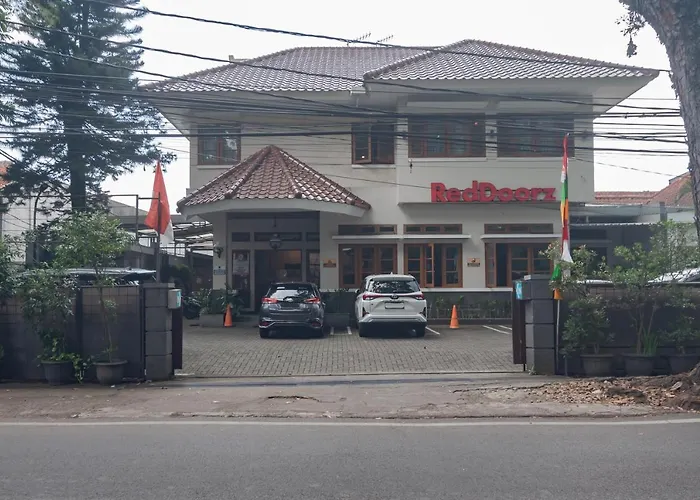 Reddoorz Near Simpang Dago 2 Hotel Bandung