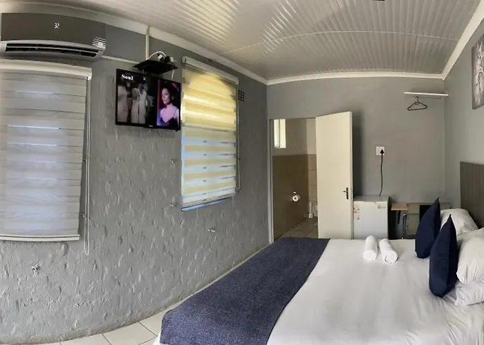 Host Hub Guest House Kempton Park