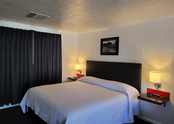 Rocket Motel Custer