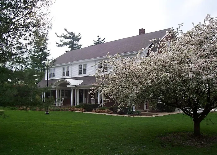 The Woodford Inn Versailles