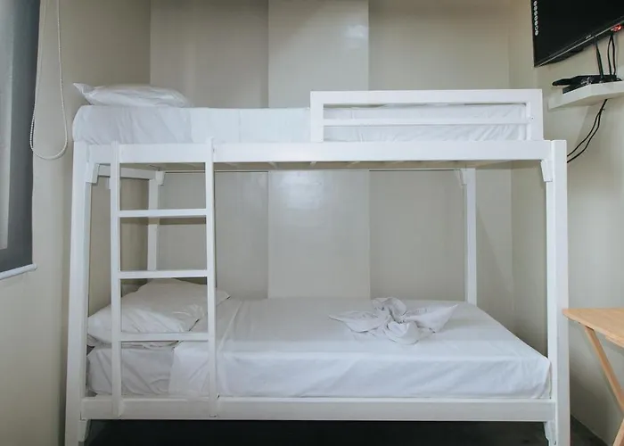 Filmore Suites Makati By Reddoorz Pasay
