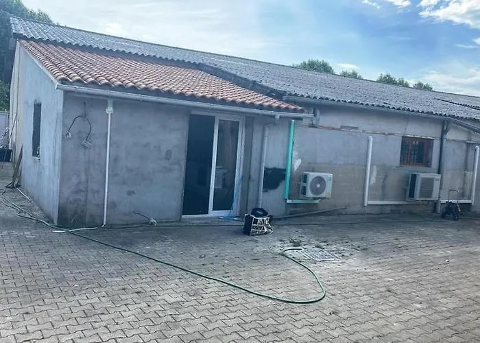 Aparthotel Studio 23 m2+wifi +parking privé à Oullins