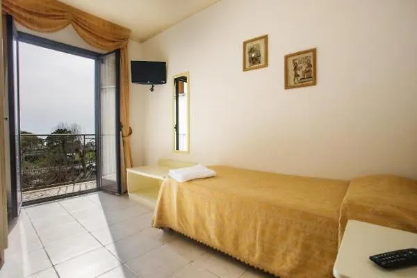 Oz Coastal House Bed & Breakfast Scalea