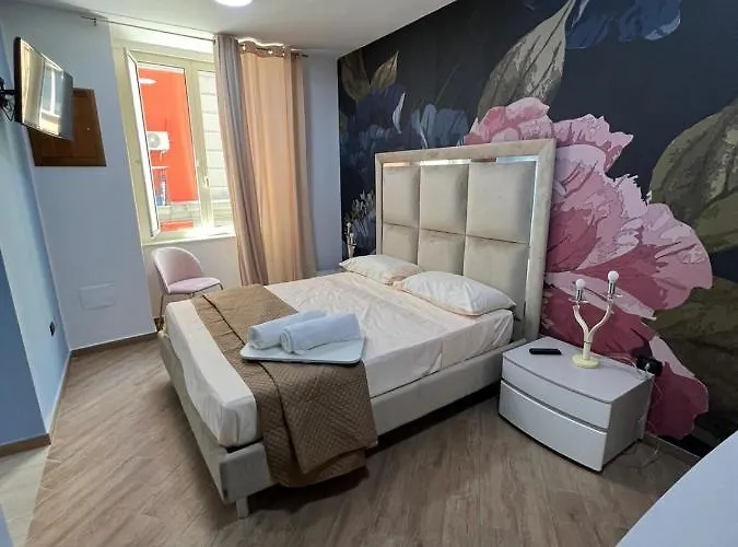 Bed and Breakfast In Piazzetta à Naples