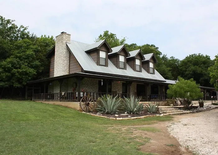 Double U Barr Ranch - Cowboy Cabin Bandera