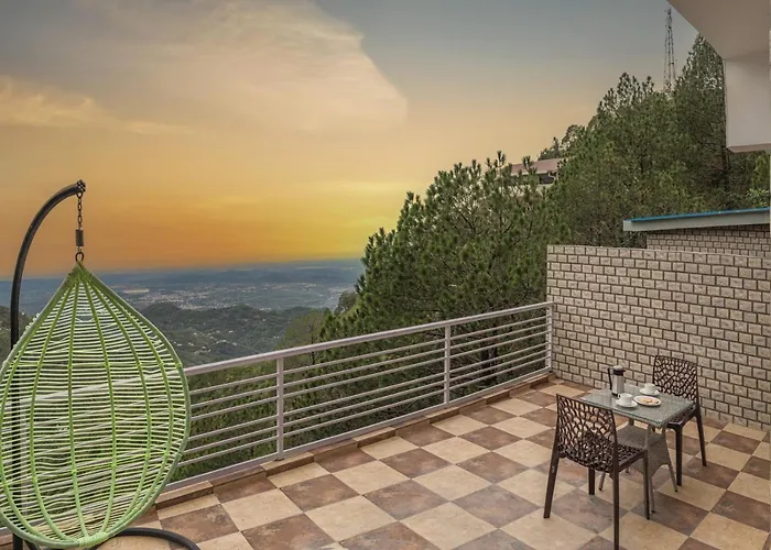 Lake View Kasauli Cottage