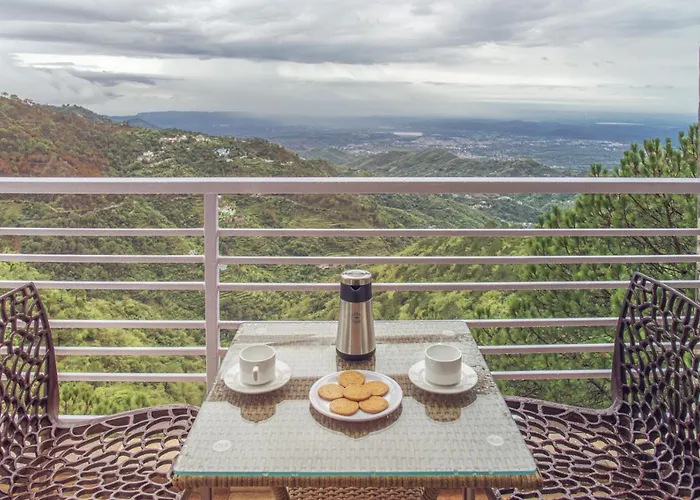 Lake View Kasauli Cottage