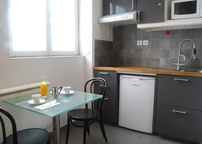 Appart-Hotel Le Djurdjura Suresnes-Nanterre-La Defense