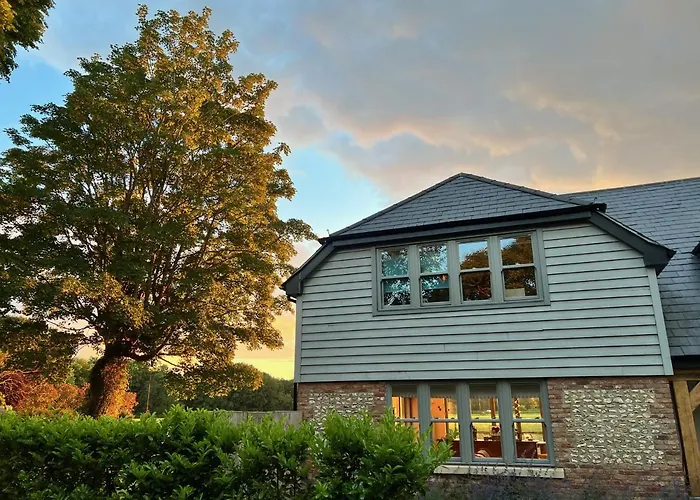 Flint House - Goodwood Events Bed & Breakfast Chichester