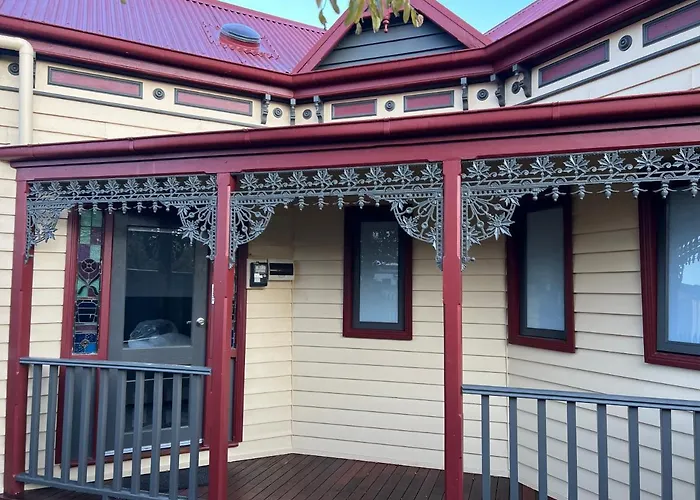 Bendigo Botanic Motel- King Beds