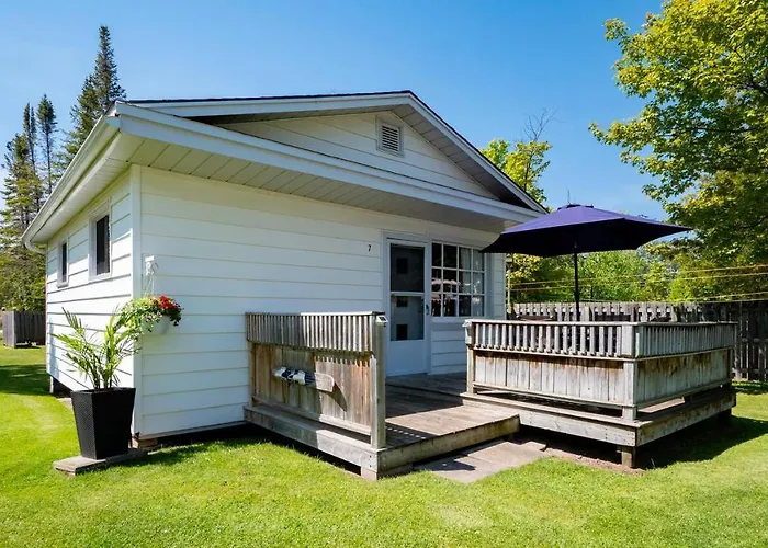 Bel Air Cottages And Motel Sauble Beach