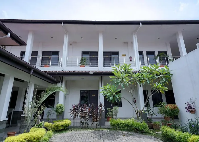 Reddoorz @ Avros Guest House Medan