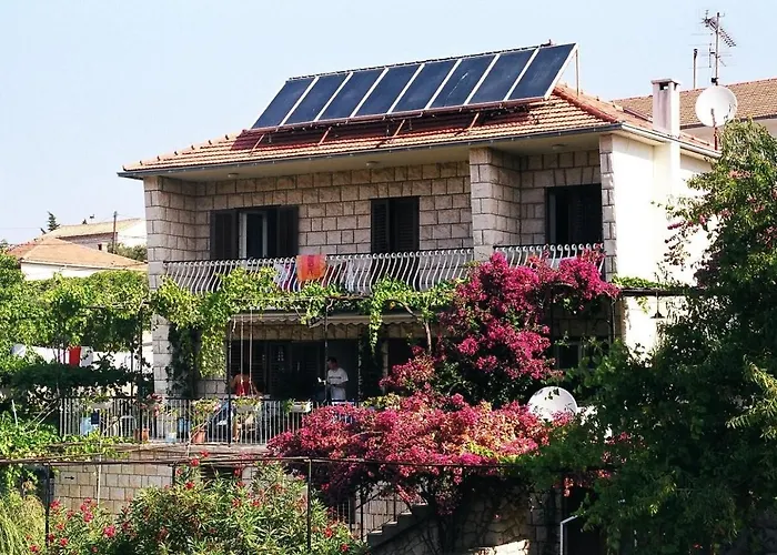 Noor Apartment And Room Hvar Town