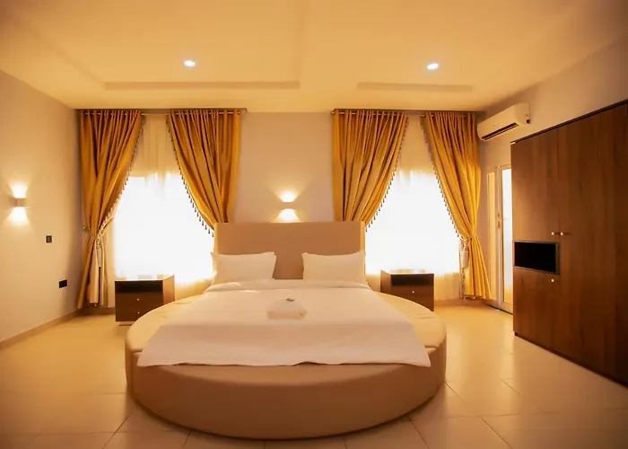 Triple 9 Apartments, Pool & Spa Abuja