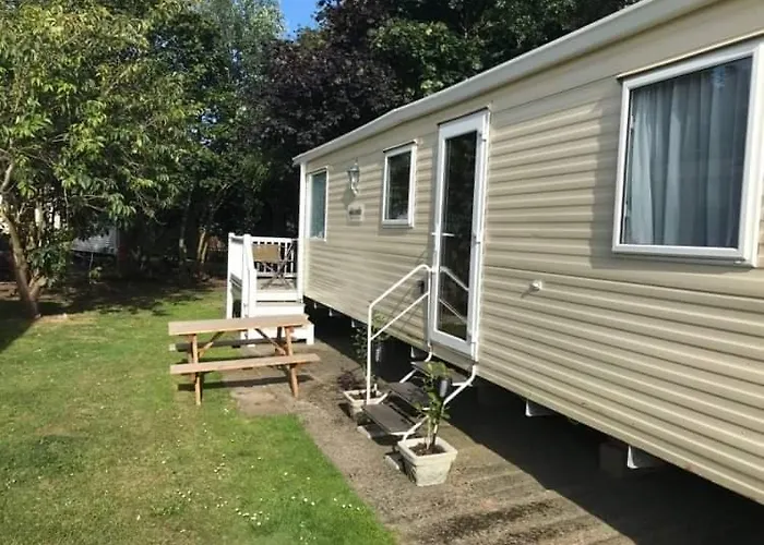 The Winchester: Pet-Friendly Caravan on Broadland Sands Holiday Park Corton 