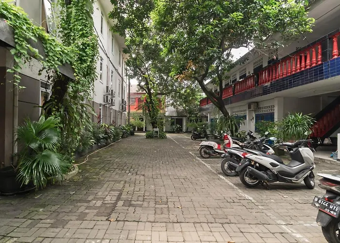 Urbanview Hotel Minongga Pondok Labu Jakarta