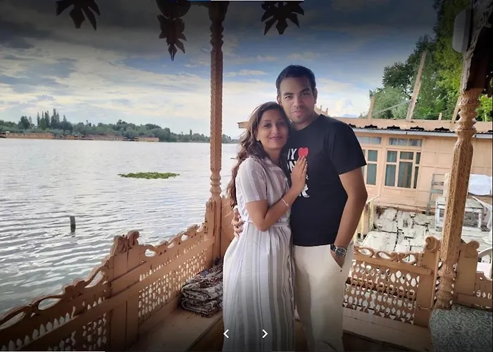 Palace Heights Houseboats Srinagar 