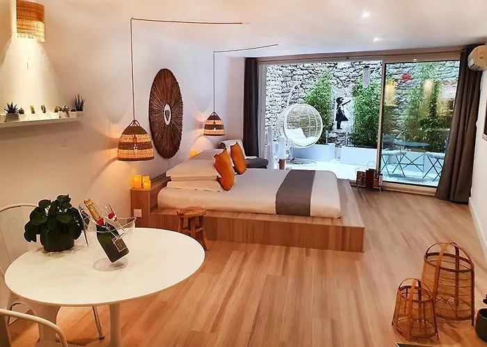 Suite 6 Nimes