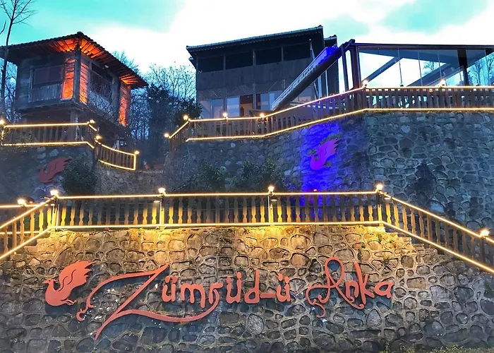 Zümrüdüanka Otel Rize