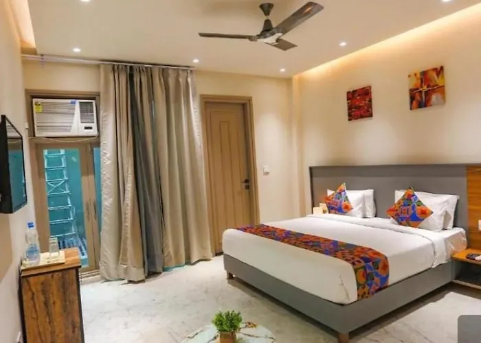 Hotel Global Corporate Noida