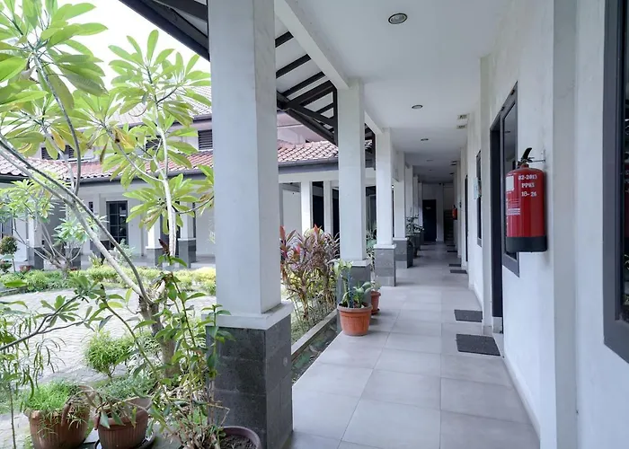 Reddoorz @ Avros Guest House Medan