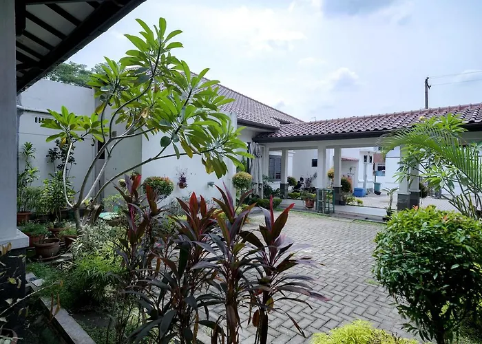 Reddoorz @ Avros Guest House Medan
